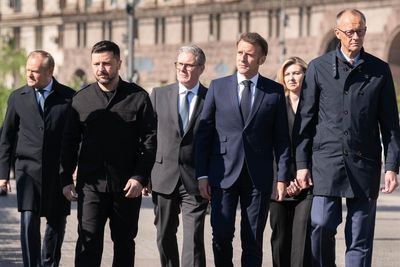 European leaders discuss Ukraine peace efforts with Donald Trump