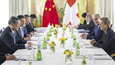 US and China tariff talks begin in Geneva with hope of de-escalating trade dispute