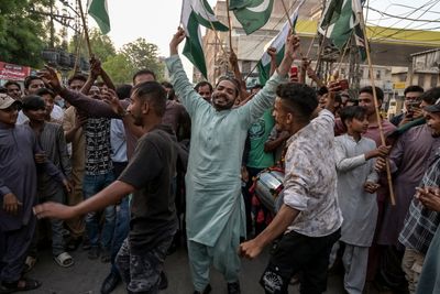 Explosions, violations reported after India and Pakistan agree ceasefire