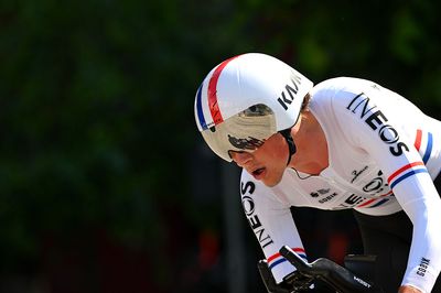 As it happened: Giro d’Italia race lead changes hands after explosive stage 2 time trial