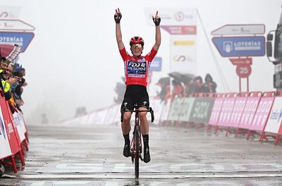 La Vuelta Femenina: Demi Vollering wins rain-soaked final mountain stage to secure overall success