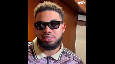 Karl-Anthony Towns Vaguely Addresses Possible Hand Injury After Knicks' Game 3 Loss