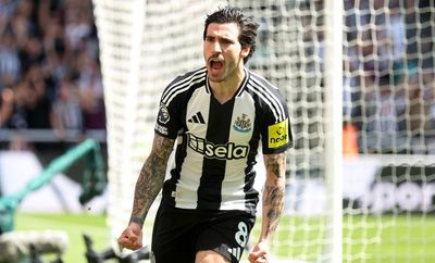 Newcastle open gap over Chelsea in top-five chase after Nicolas Jackson sees red
