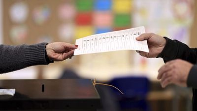 More than 300,000 voters registered for early ballot in Portugal