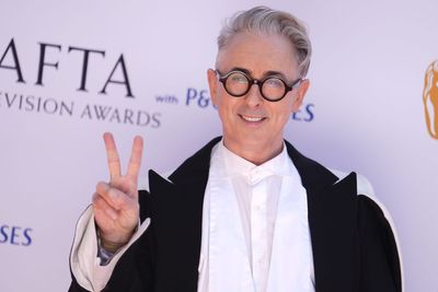 Baftas begin in Traitors style with Alan Cumming accepting ‘oath’ as host
