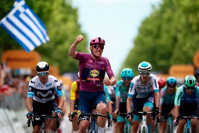 Mads Pedersen reclaims pink jersey after second Giro d'Italia sprint win on stage 3