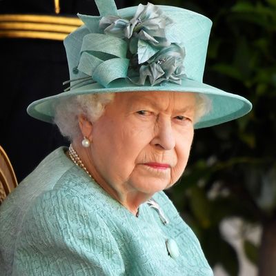 Why Queen Elizabeth "Couldn't" Give Fan Her Autograph While So Many People Were "Watching"