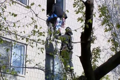 Residents jump from windows during Milwaukee apartment fire that kills 4
