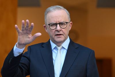 Australian prime minister names new Cabinet that drops Israel critic
