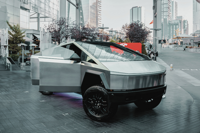10,000 Cybertrucks Are Piling Up, Pressures Tesla To Ditch Premium Pricing, Offer Incentives