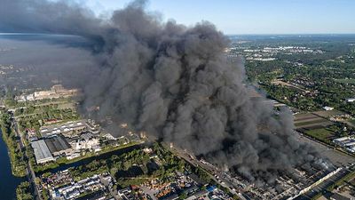 Poland accuses Russia of orchestrating arson attack on Warsaw shopping centre