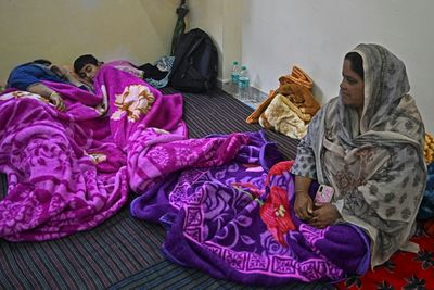 Indian Teams Defuse Bombs In Kashmir Border Areas