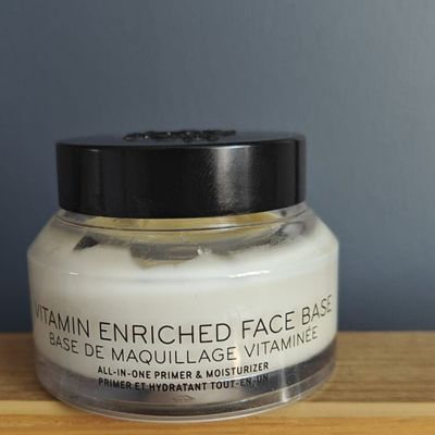 I’m an oily-skinned beauty editor who has tested *hundreds* of primers—nothing stands up to this cult classic formula