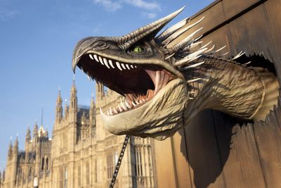 Giant Hungarian Horntail dragon stuns onlookers at it roars through London