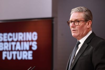 Minister defends PM’s ‘island of strangers’ claim amid Labour backlash