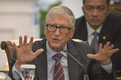 Bill Gates says businesses need to understand the politics for the next 20 years, not just the next two days