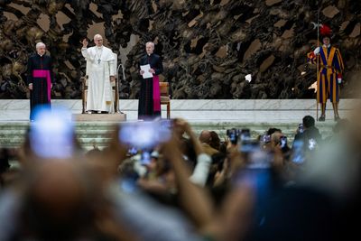 Pope Leo calls for release of jailed journalists, notes their courage