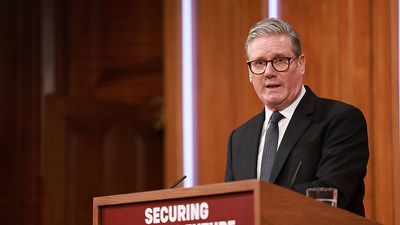 Keir Starmer sets out new policies to 'significantly' restrict immigration to the UK
