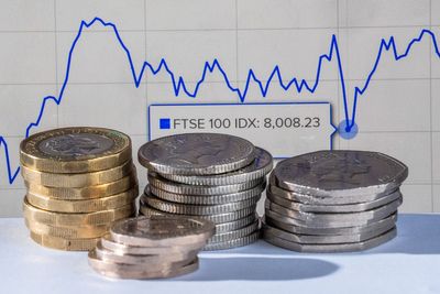 London stocks strike month-high after US-China tariff deal