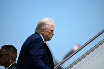 Trump Says Would Be 'Stupid' To Reject Qatari Air Force One Gift
