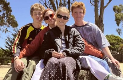 Julia Roberts has posed for an ultra-rare photo with all three of her children.