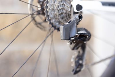 I love SRAM AXS electronic shifting, but I always forget to charge my batteries – luckily, this SRAM Powerpack with two extra batteries has an electrifying 29% off