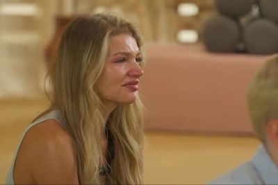 Virgin Island star cries minutes into show at experts’ act in front of her