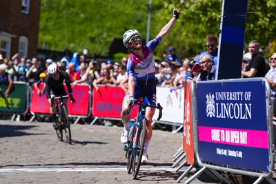 Lauren Dickson and James McKay take deserved success at the Rapha Lincoln GP