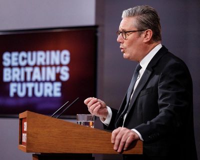 Starmer faces opposition from Labour MPs and employers over immigration shift