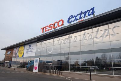Tesco apologise for mistakenly telling shoppers they received £100 in Clubcard points