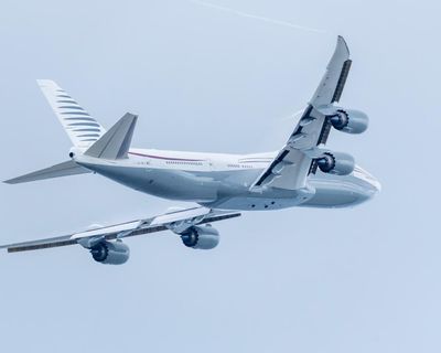 Trump faces backlash of Maga faithful over plan to accept plane gift from Qatar
