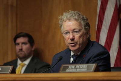 GOP Senator Criticizes Trump Accepting Luxury Plane From Qatar on Fox News: 'I Hope He Would Reject It'