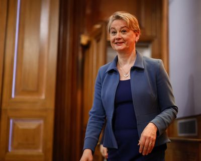 Yvette Cooper left to spin the unspinnable after Starmer’s ‘island of strangers’ speech