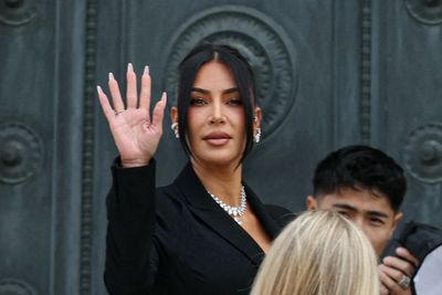Kim Kardashian makes statement with ‘$3.5 million’ diamond necklace at jewelry heist trial