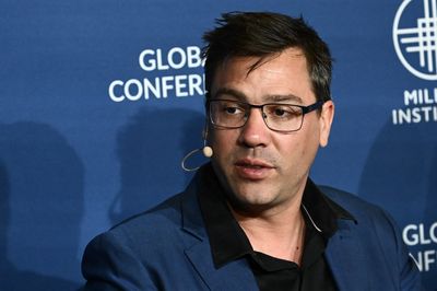 eToro set to go public on Wednesday in key test for IPO market, trading firm prices at $52