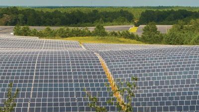 Solar Power Stocks Rally On Tax-Credit Move; This Stock Tops Buy Point