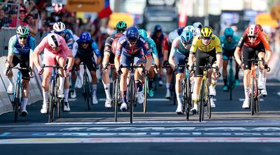 As it happened: Picnic-PostNL upset the favourites in the Giro d'Italia's first bunch sprint on stage 4