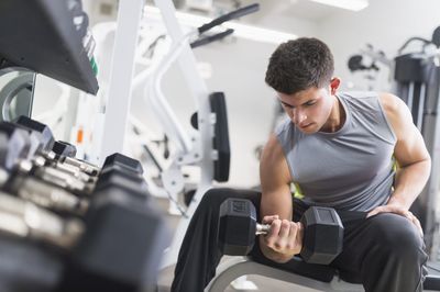 Study: Exactly how long you need to lift weights to gain muscle