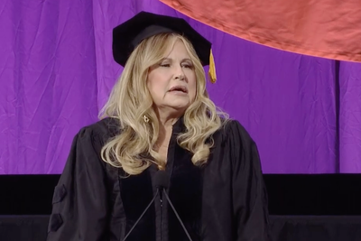 Jennifer Coolidge delivers heartfelt commencement speech about being a ‘very strange kid’
