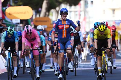 Casper van Uden sprints to victory in unusual TT helmet on Giro d'Italia stage 4