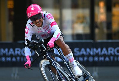 'I really have no idea how I stayed upright' - Richard Carapaz puts Giro d'Italia time trial near-crash behind him to continue fight for second overall win