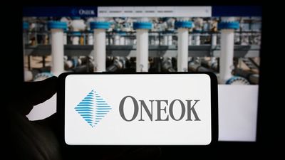 ONEOK Stock Outlook: Is Wall Street Bullish or Bearish?