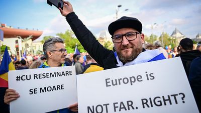 Romania's election re-run: pro-Trump candidate faces centrist Bucharest mayor