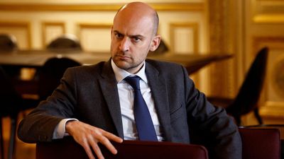 France to expel Algerian diplomats after embassy staff sent home from Algiers