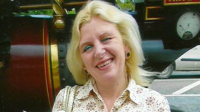 Builders Make Chilling Discovery Understairs After Wife Missing for 6 Years – Husband on Trial - Fashion Central UK