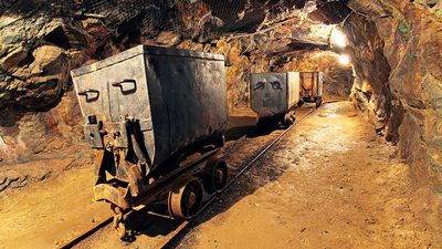 These Gold Stocks Trigger Sell Signals As Metal Loses Its Haven Luster