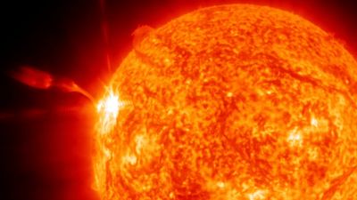 Strongest solar flare of 2025 erupts from sun, sparking radio blackouts across Europe, Asia and the Middle East (video)