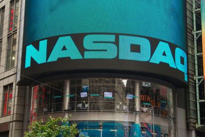 Two welcome signs for investors: S&P 500 tips positive for the year and the Nasdaq sees a successful IPO