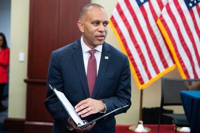 ‘It’s time’: Jeffries urges placement of Jan. 6 plaque during police week - Roll Call