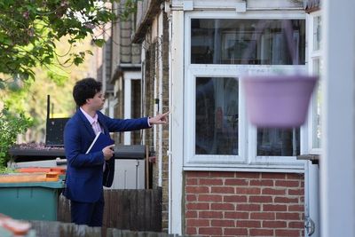 Police go door-to-door of 400 homes in search for mother of abandoned Baby Elsa